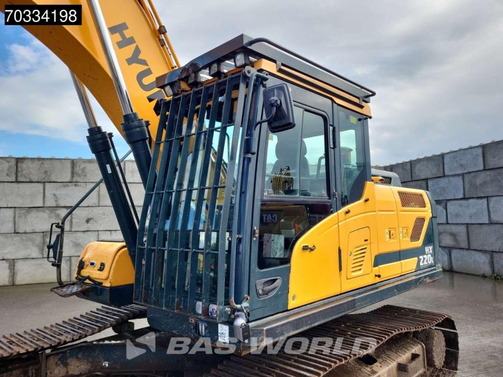 Hyundai HX220 L Photo 9