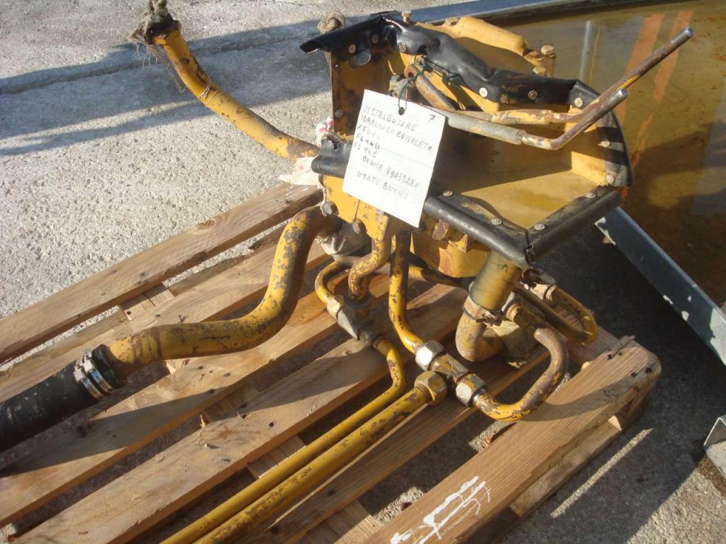 Hydraulic distributor for Fiat Allis FD14, FL14D, FL14C Photo 3