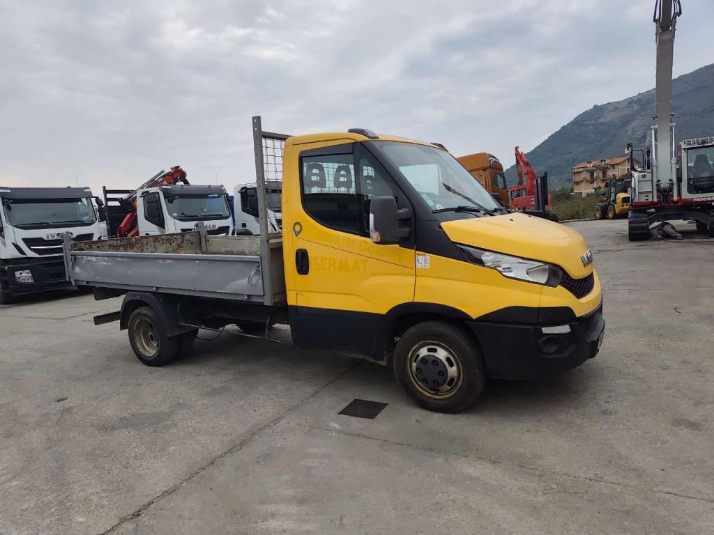 Iveco DAILY 35-130 Photo 10