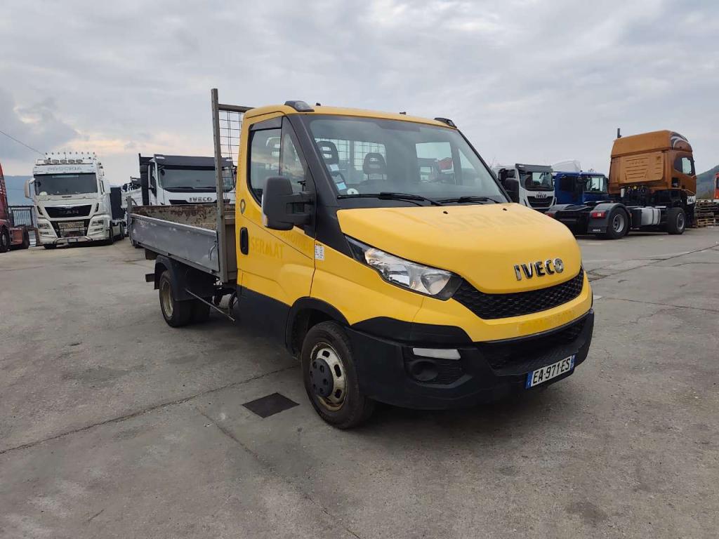 Iveco DAILY 35-130 Photo 17