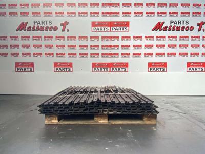 Iron tracks for Hitachi ZX85 sold by Massucco T. Srl Area Ricambi