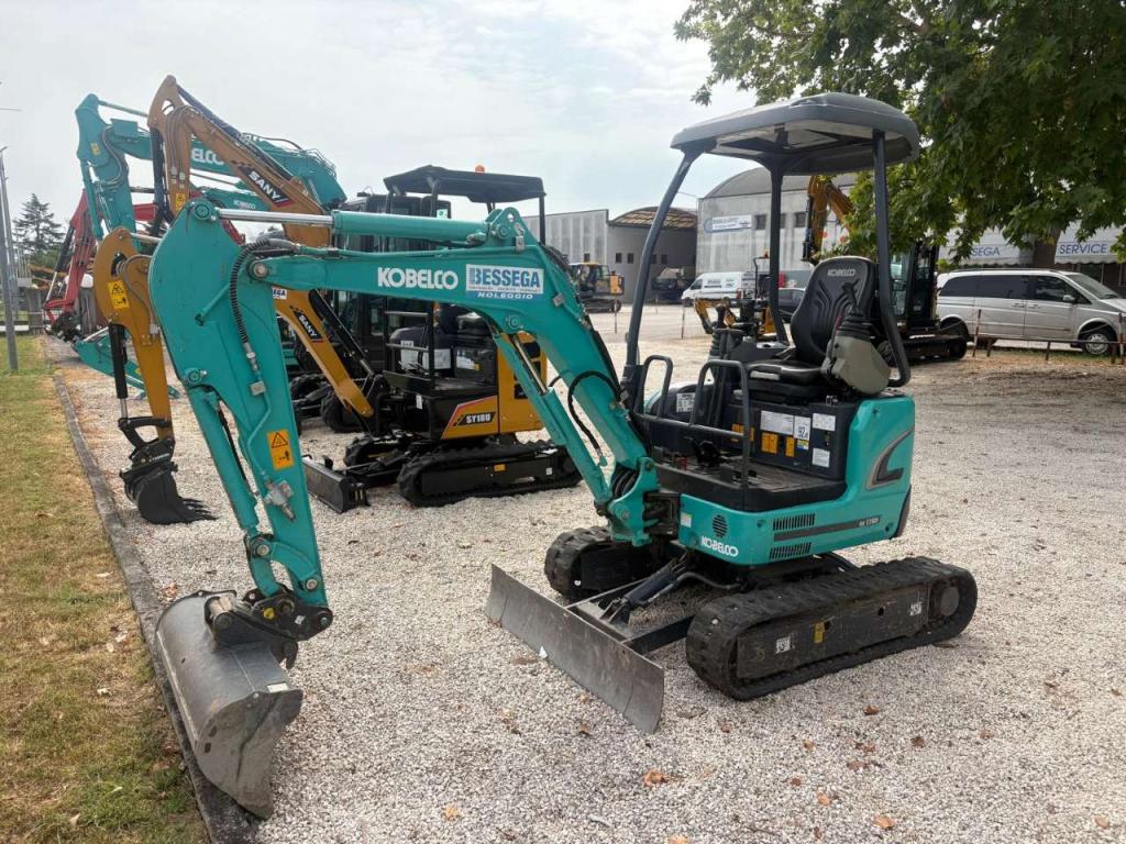 Kobelco SK17SR-3 Photo 1