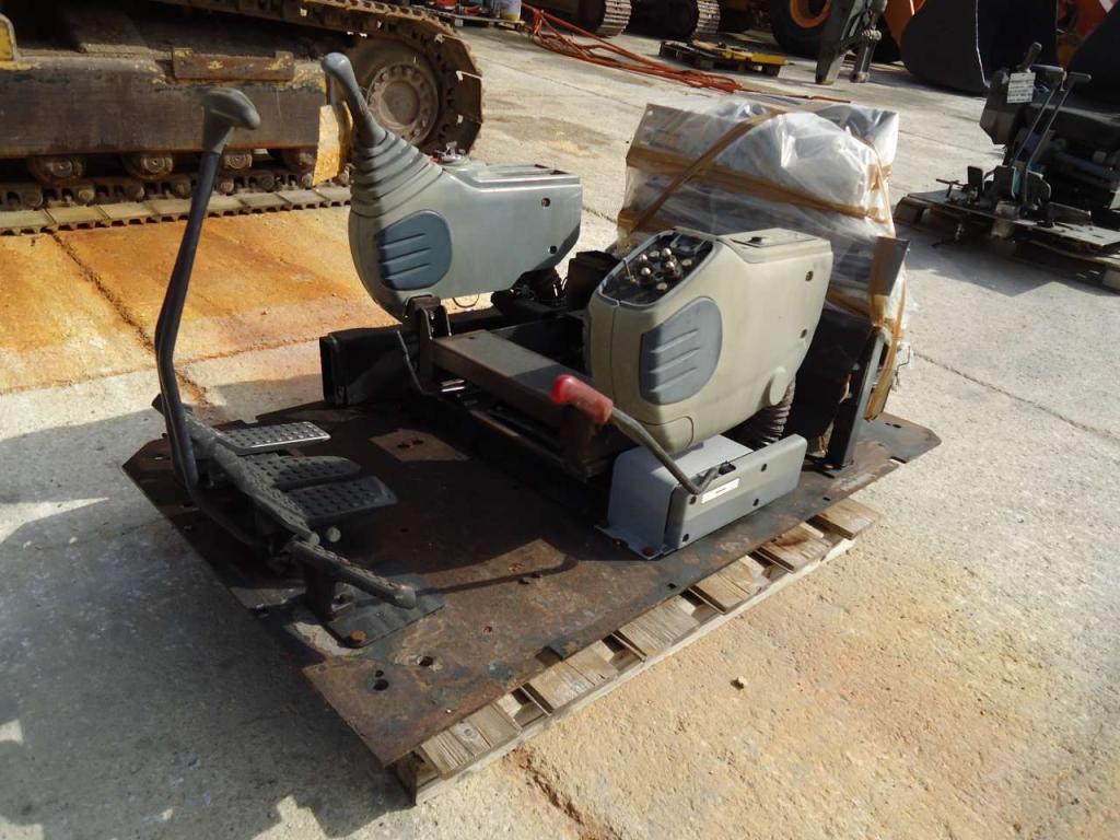 Control console / Control platform for Fiat Hitachi EX215 Photo 1