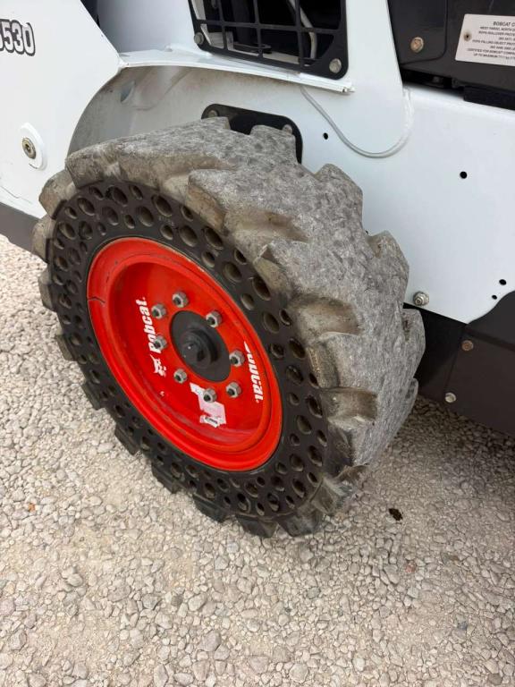 Bobcat S530 Photo 12