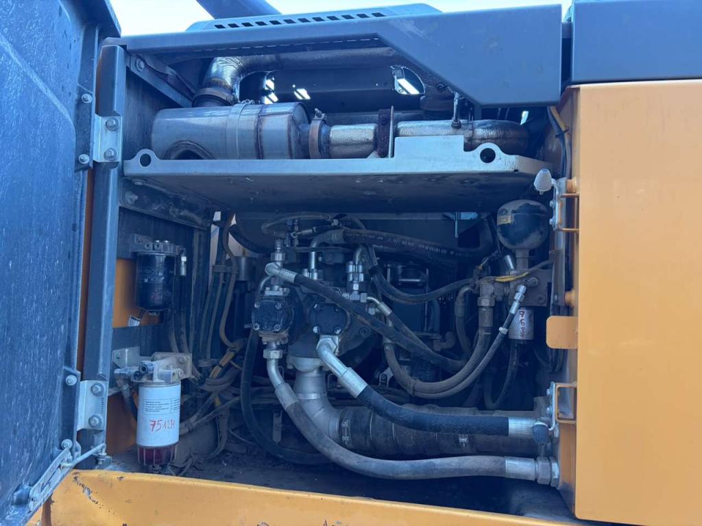 Liebherr R922LC Photo 28