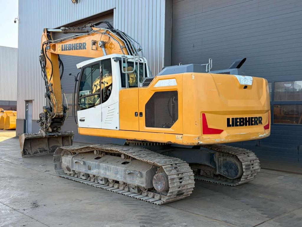 Liebherr R922LC Photo 3