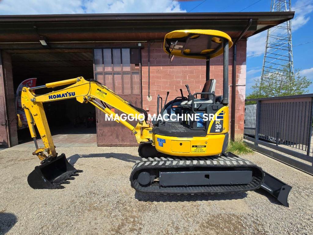 Komatsu PC30MR-3 Photo 10