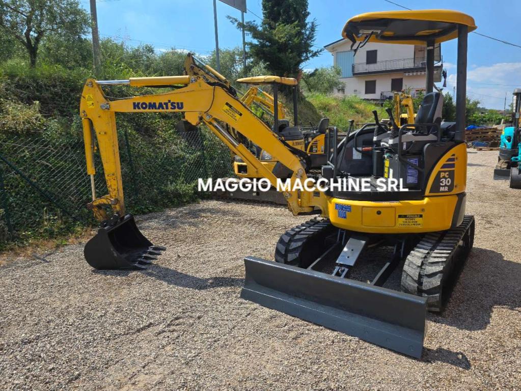 Komatsu PC30MR-3 Photo 9