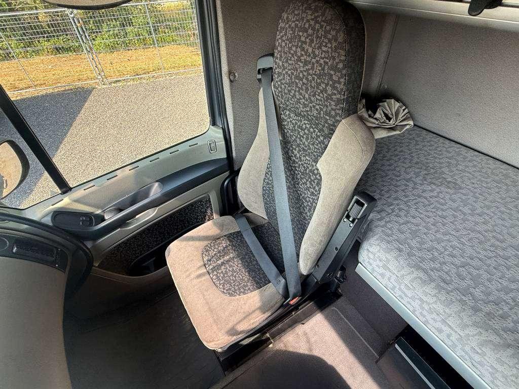 Daf XF105.410 - Dutch Truck / Automatic Gearbox Photo 9