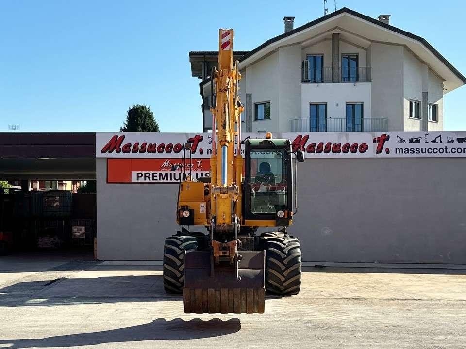 JCB JS130W 4x4 Photo 20