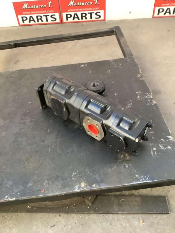 POMPA IDRAULICA HYDRECO TRIPLA 221601 Hydraulic pump Photo 2