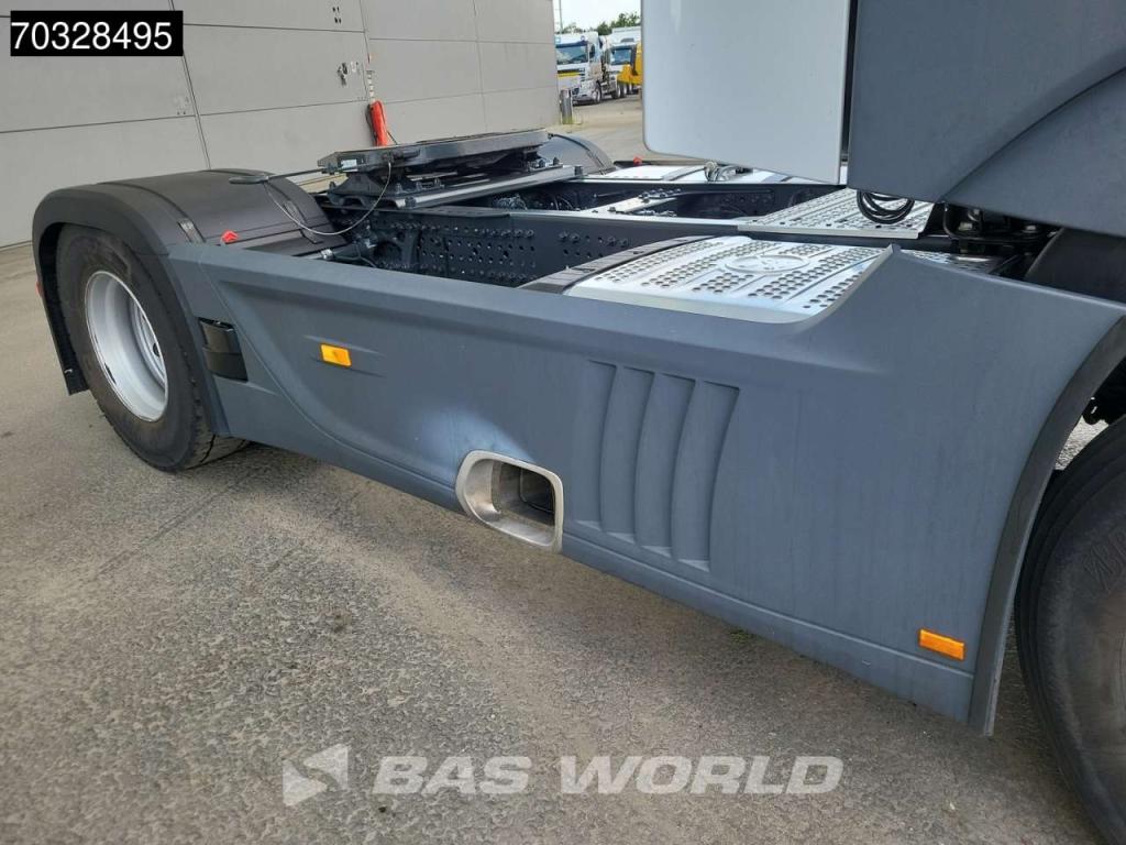 Mercedes-Benz Actros 1845 4X2 Retarder Standklima ACC Navi Photo 16