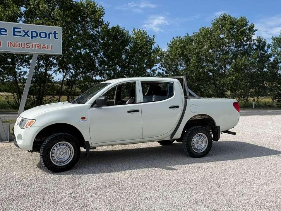 Mitsubishi L200 4X4 MANUALE Photo 2