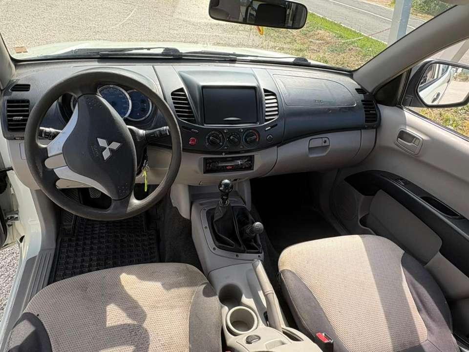 Mitsubishi L200 4X4 MANUALE Photo 4