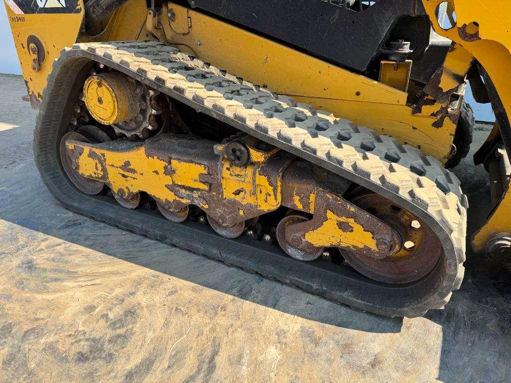 Caterpillar 259D - Two-Speed Compact Track Loader Photo 18