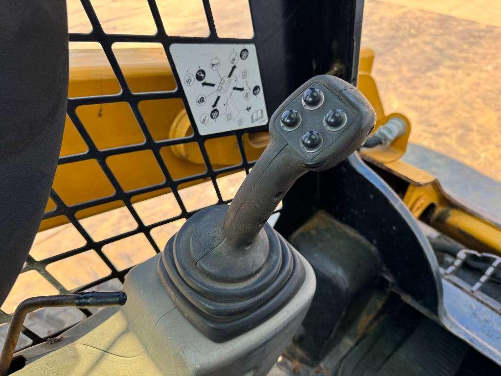 Caterpillar 259D - Two-Speed Compact Track Loader Photo 9