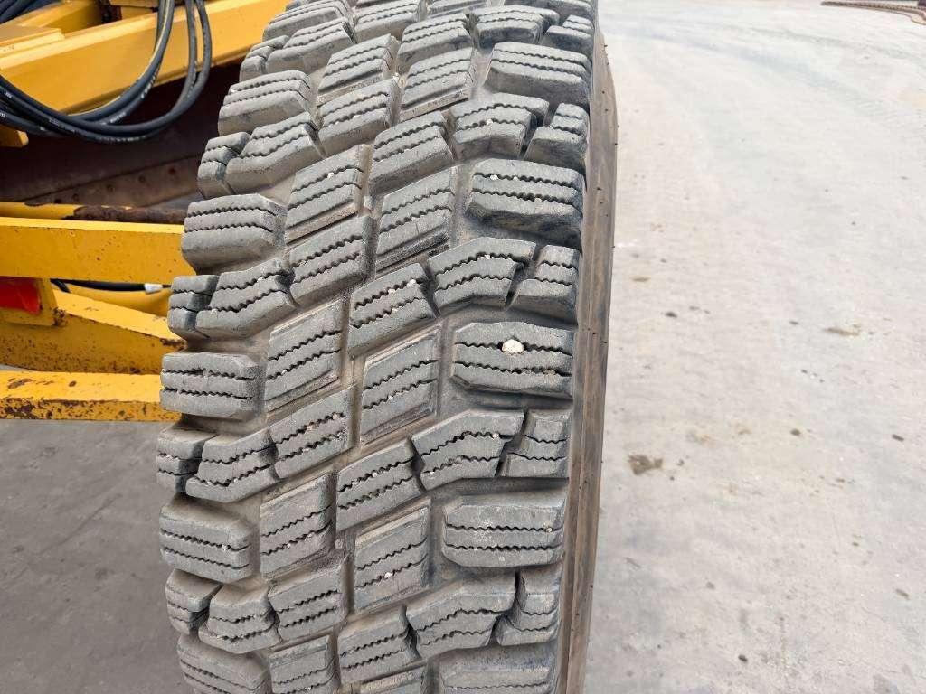 Caterpillar 140M3 Photo 2