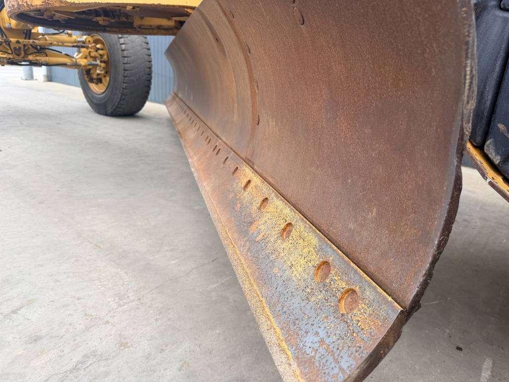 Caterpillar 140M3 Photo 26