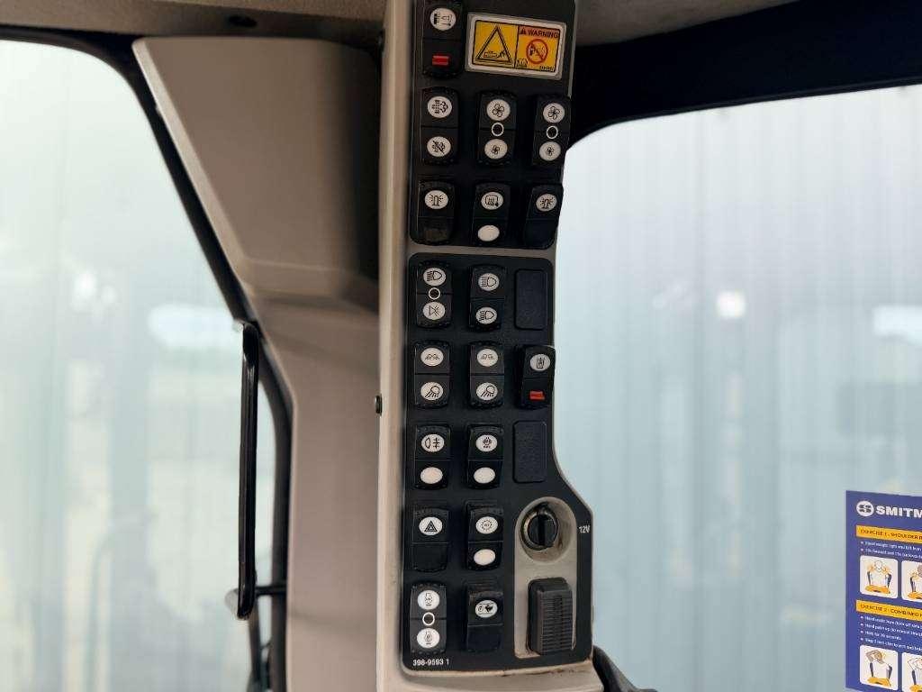Caterpillar 140M3 Photo 4