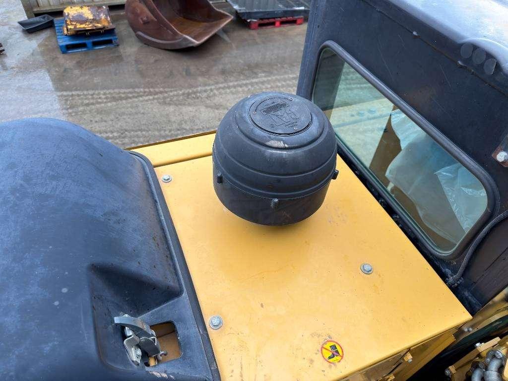 Caterpillar 320E L Photo 20
