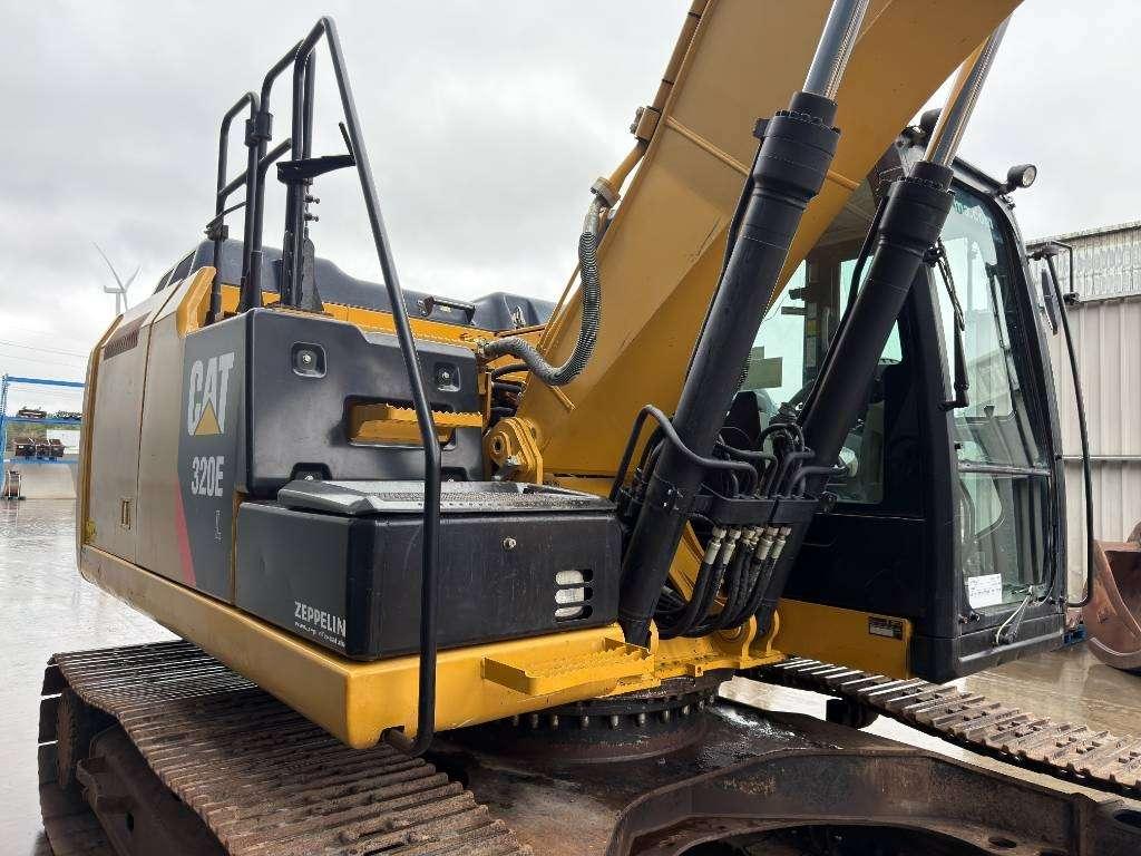 Caterpillar 320E L Photo 9