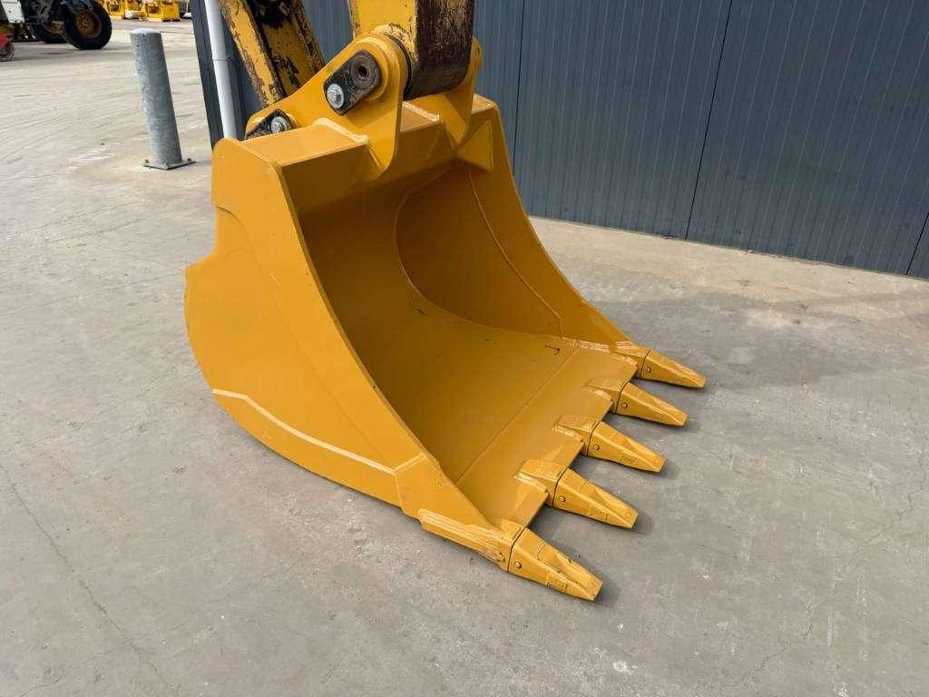 Caterpillar 320E L Photo 12