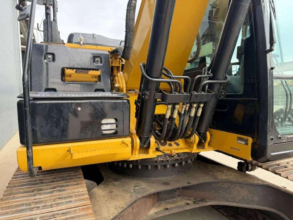 Caterpillar 320E L Photo 9