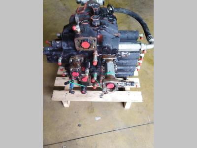 Hydraulic distributor for JCB Js 330 sold by PRV Ricambi Srl
