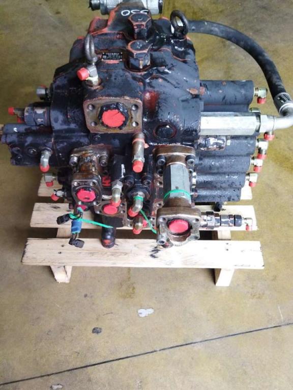 Hydraulic distributor for JCB Js 330 Photo 1