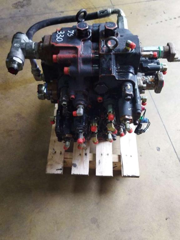 Hydraulic distributor for JCB Js 330 Photo 2