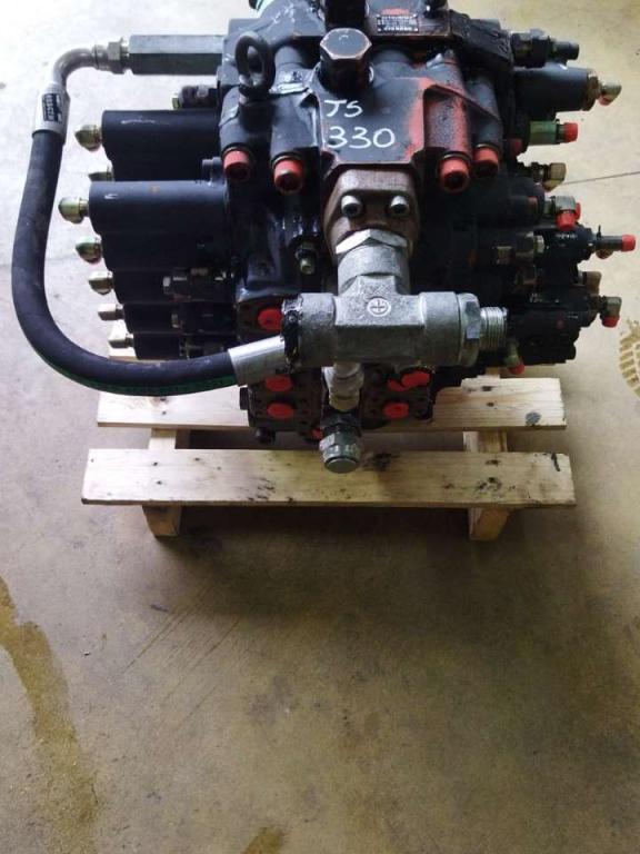 Hydraulic distributor for JCB Js 330 Photo 3