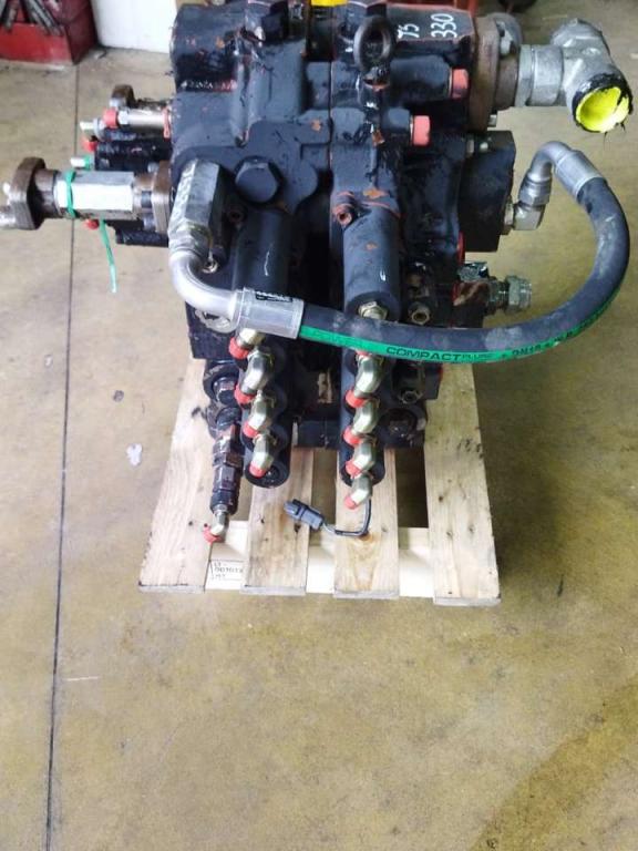 Hydraulic distributor for JCB Js 330 Photo 4