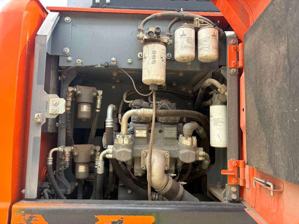 Hitachi ZX 140 W-6 (3 Pieces available) Photo 12