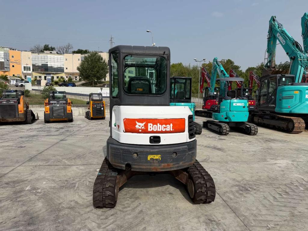 Bobcat E35 Photo 2