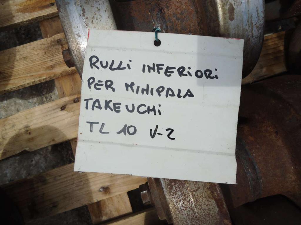 Track rollers for Takeuchi TL10V-2 Photo 2