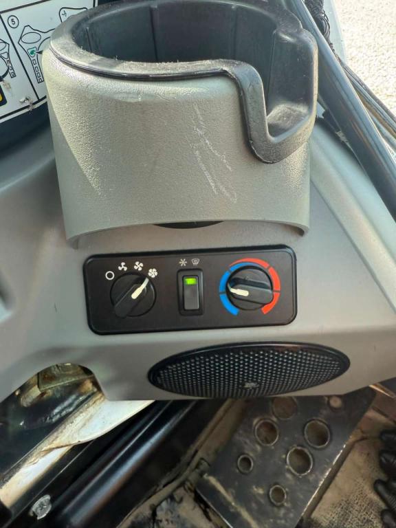 Bobcat T770 Photo 9