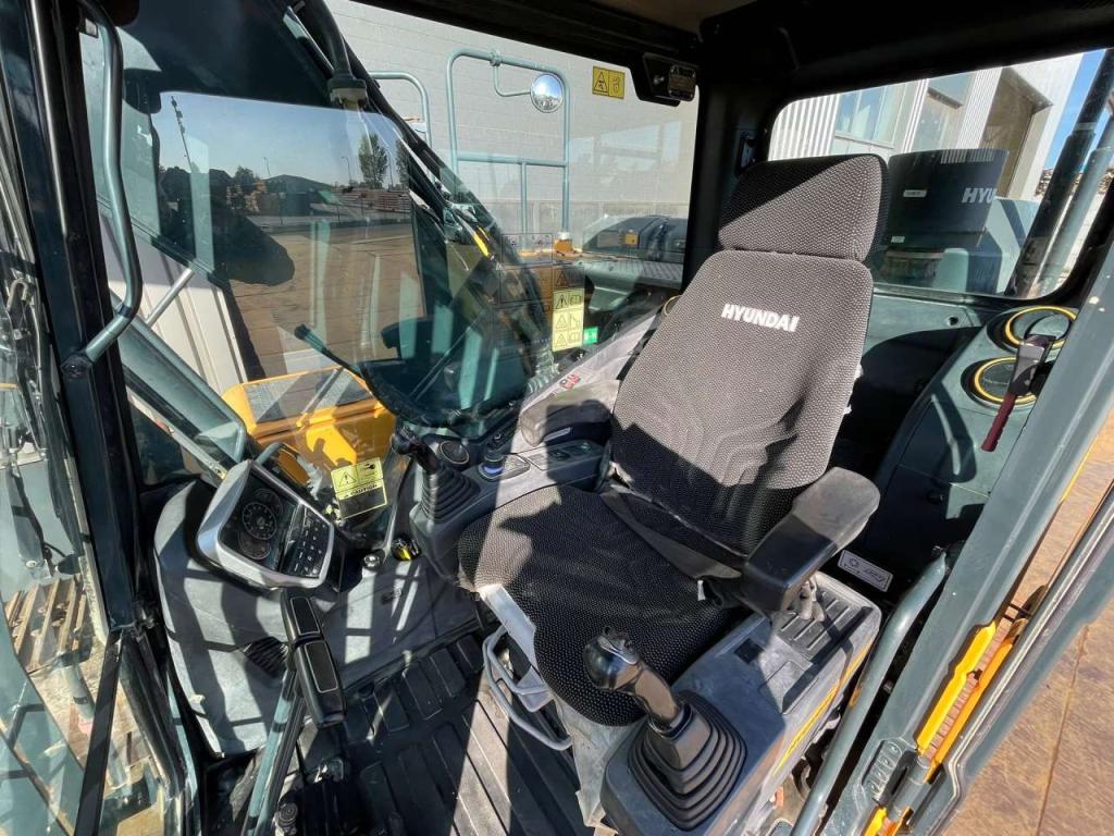 Hyundai HX220AL Photo 19