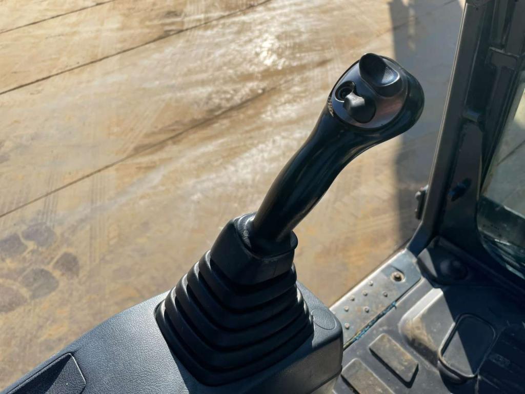Hyundai HX220AL Photo 27