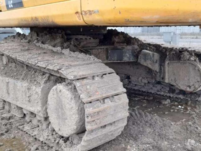 Komatsu PC490LC-11 Photo 12