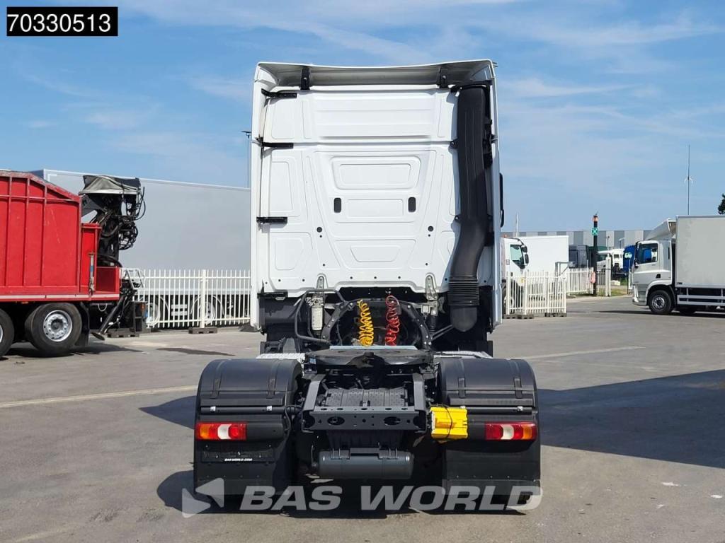 Mercedes-Benz Actros 1851 4X2 BigSpace 2x Tanks M.O.T. Photo 10