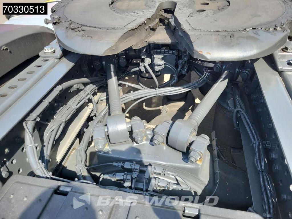 Mercedes-Benz Actros 1851 4X2 BigSpace 2x Tanks M.O.T. Photo 14