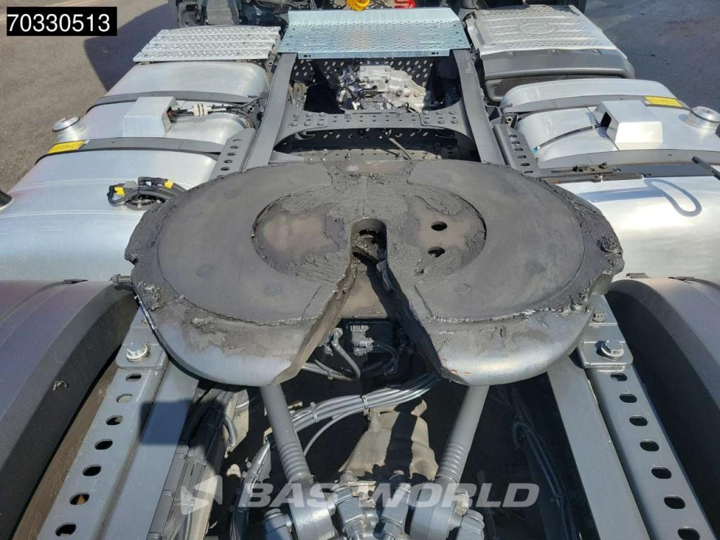 Mercedes-Benz Actros 1851 4X2 BigSpace 2x Tanks M.O.T. Photo 16