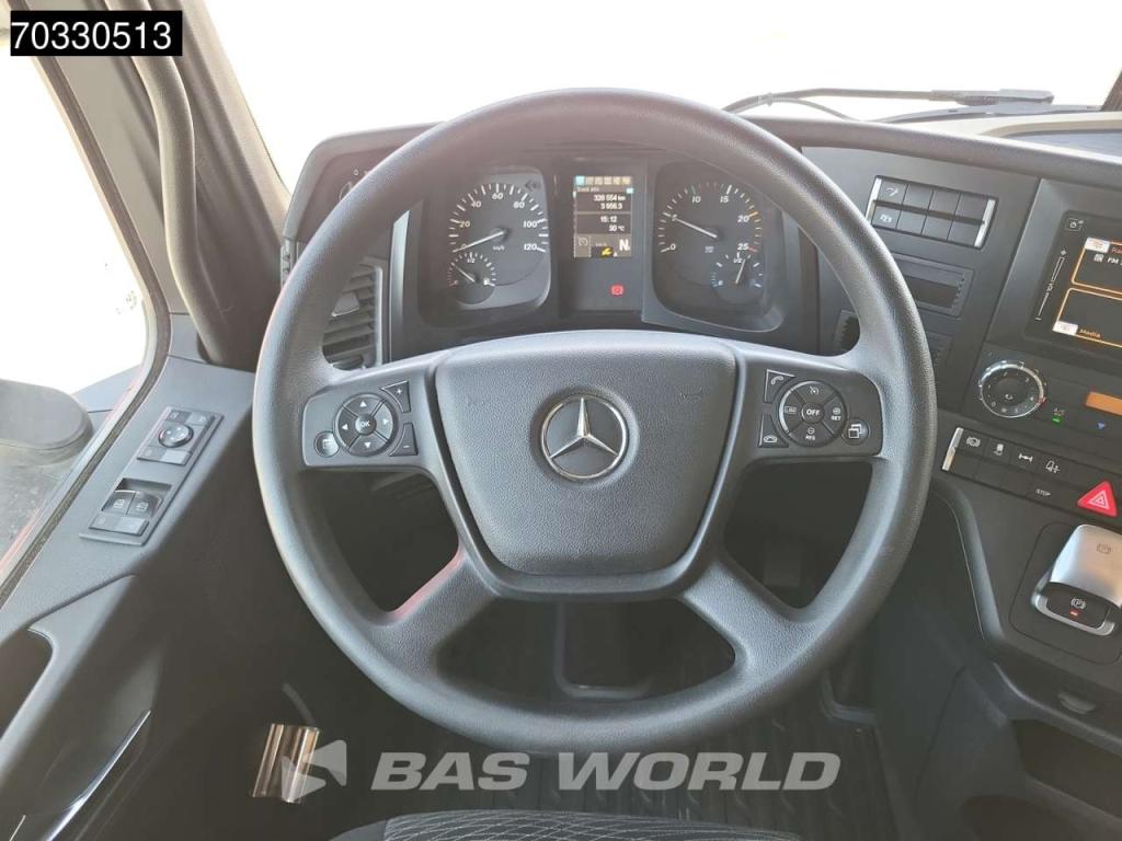 Mercedes-Benz Actros 1851 4X2 BigSpace 2x Tanks M.O.T. Photo 23