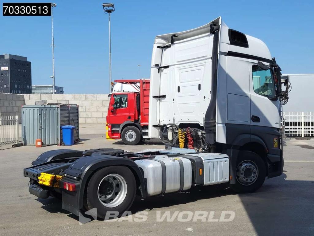 Mercedes-Benz Actros 1851 4X2 BigSpace 2x Tanks M.O.T. Photo 9