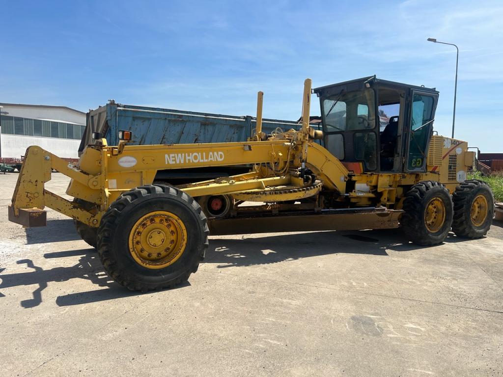 New Holland RG 140 Photo 2