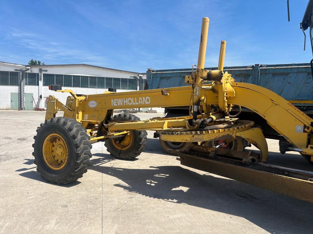 New Holland RG 140 Photo 6