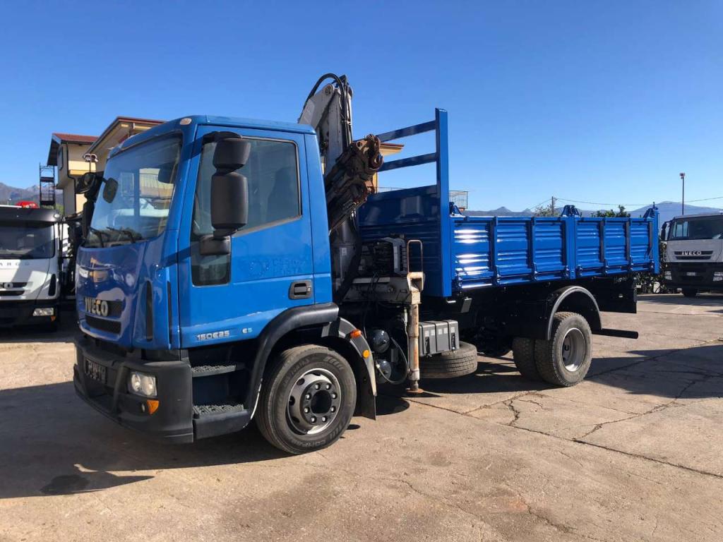 Iveco EUROCARGO 150E25P Photo 11