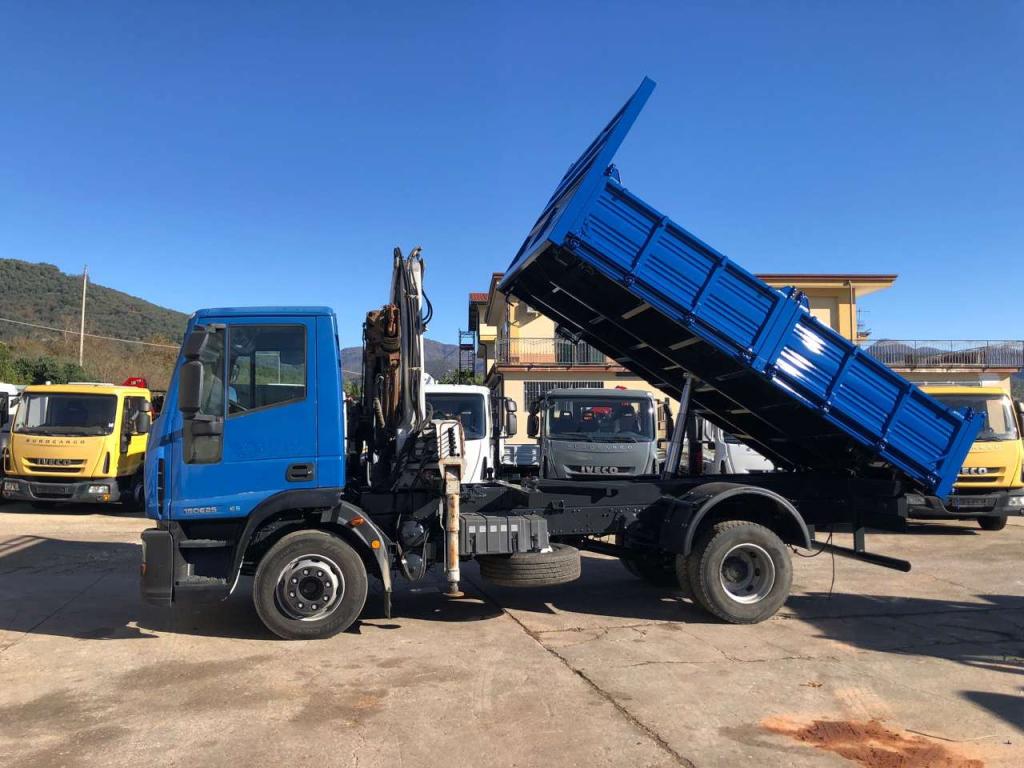 Iveco EUROCARGO 150E25P Photo 13