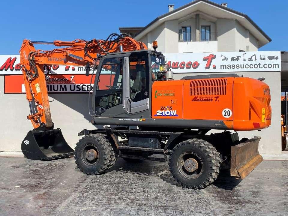 Hitachi ZX210W-3 Photo 3