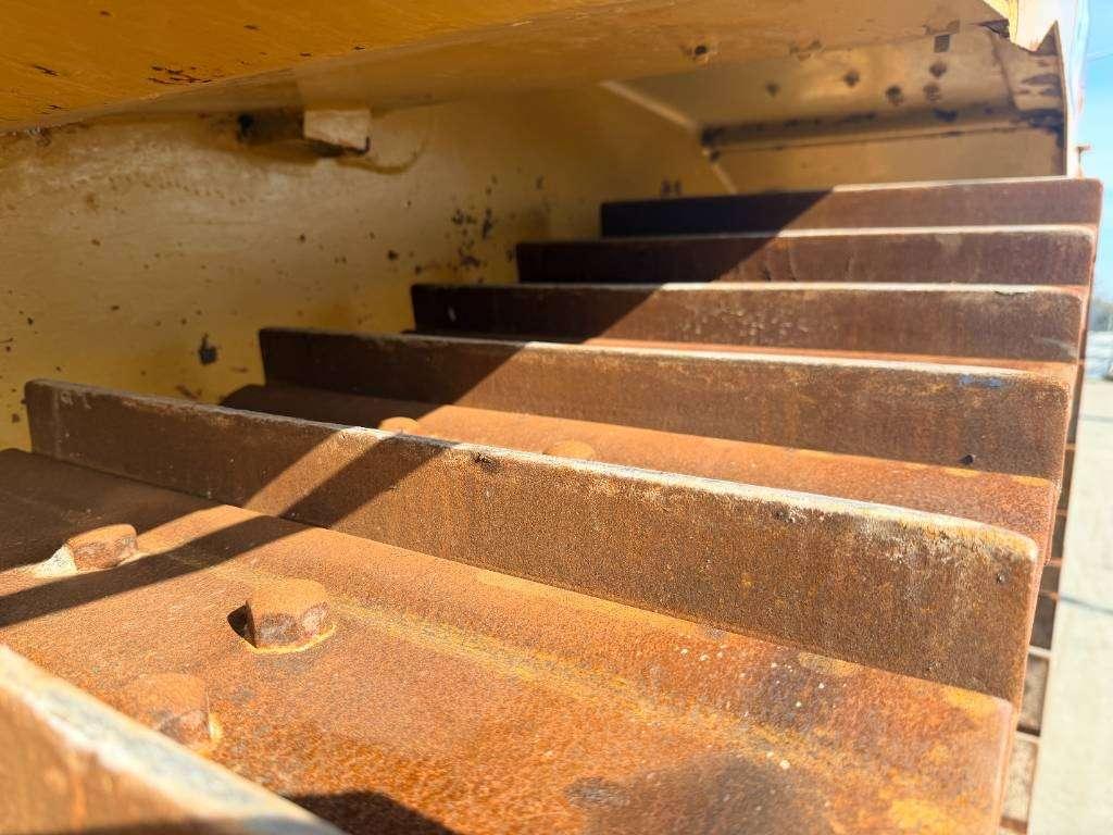 Caterpillar D6T XL Photo 19